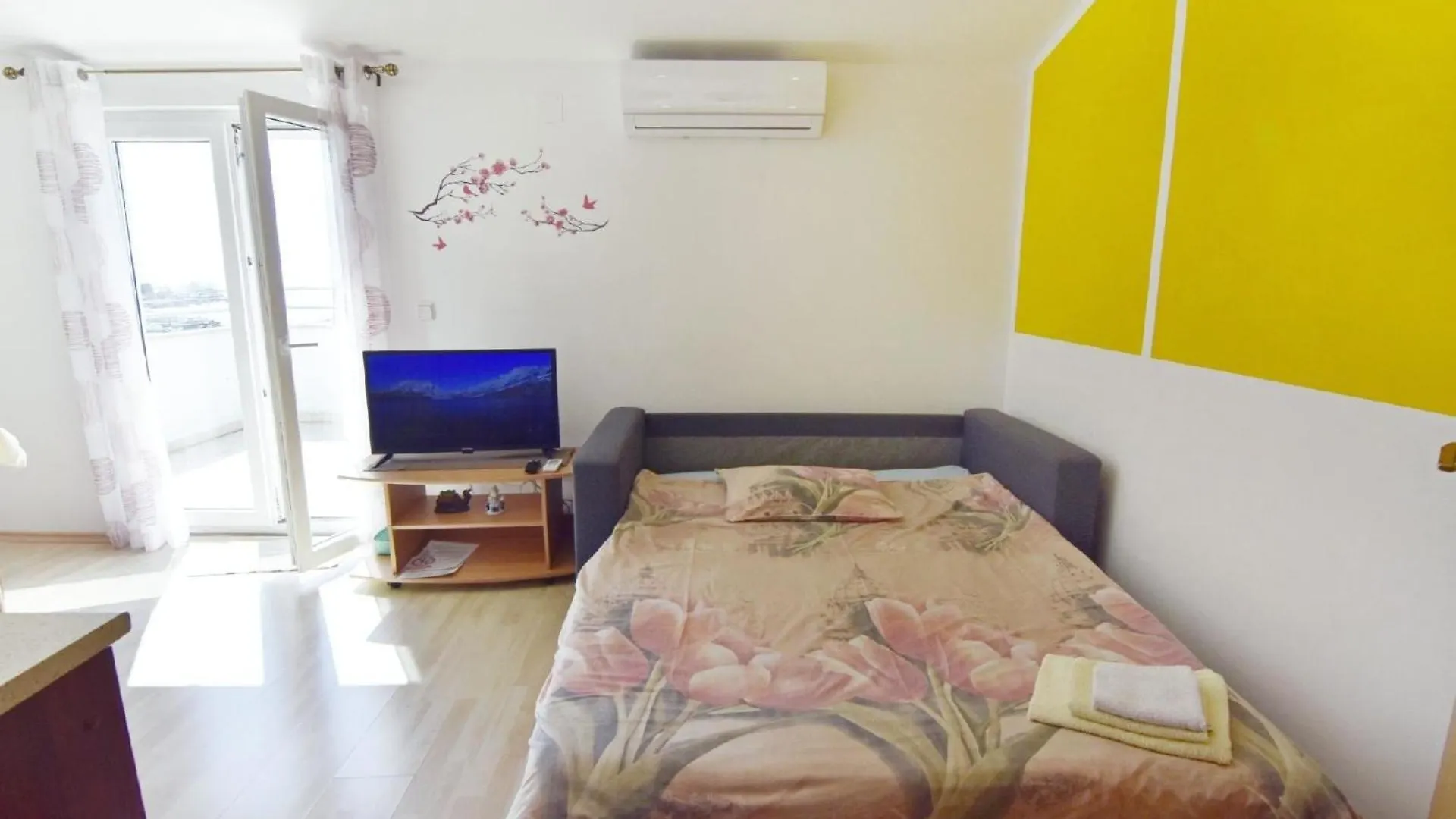 アパート Wohnung In Zambratija Mit Schoener Terrasse クロアチア