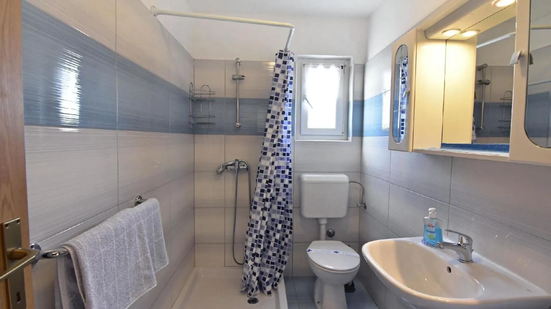Wohnung In Zambratija Mit Schoener Terrasse ザンブラティヤ